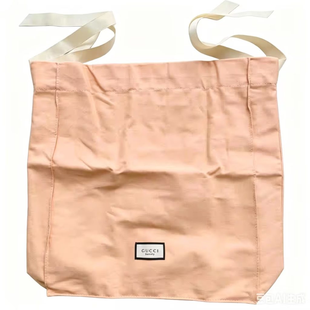 Need a gucci beauty makeup pouch in navy canvas for your premium gift set?